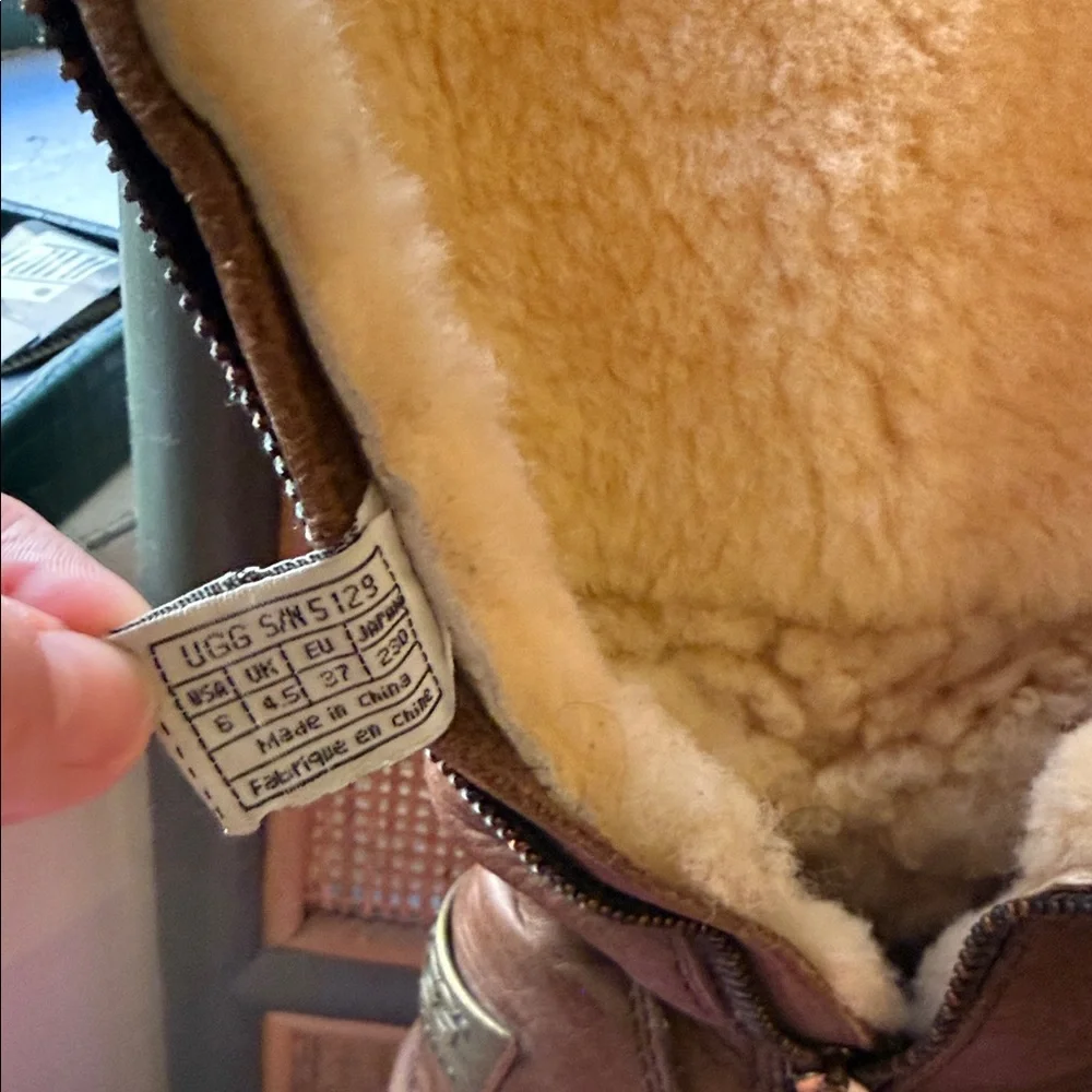 Vintage UGG Chestnut Leather Ankle Boots - Picture 5 of 6